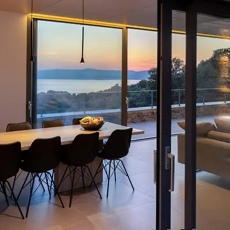 Ohlive Sea View V Hotel 4*